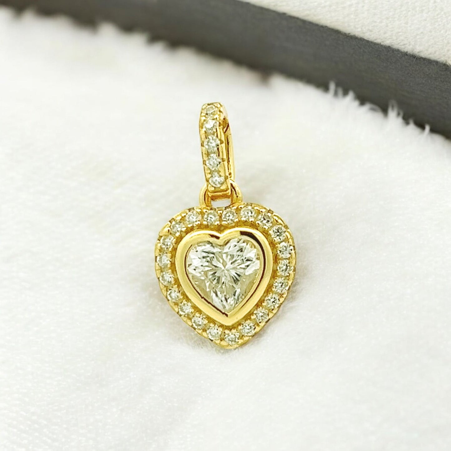 Kenzy Mii- Sterling Silver Heart Charm Moissanite Unisex Pendant