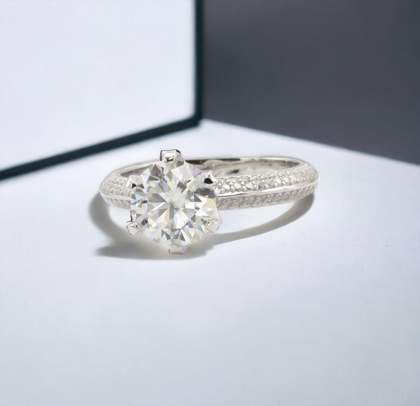 Kenzy Mii - 925 Sterling Silver Flower Moissanites Unisex Ring
